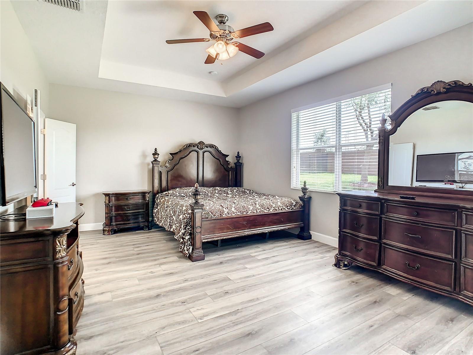 3067 ROLLING HILLS LN