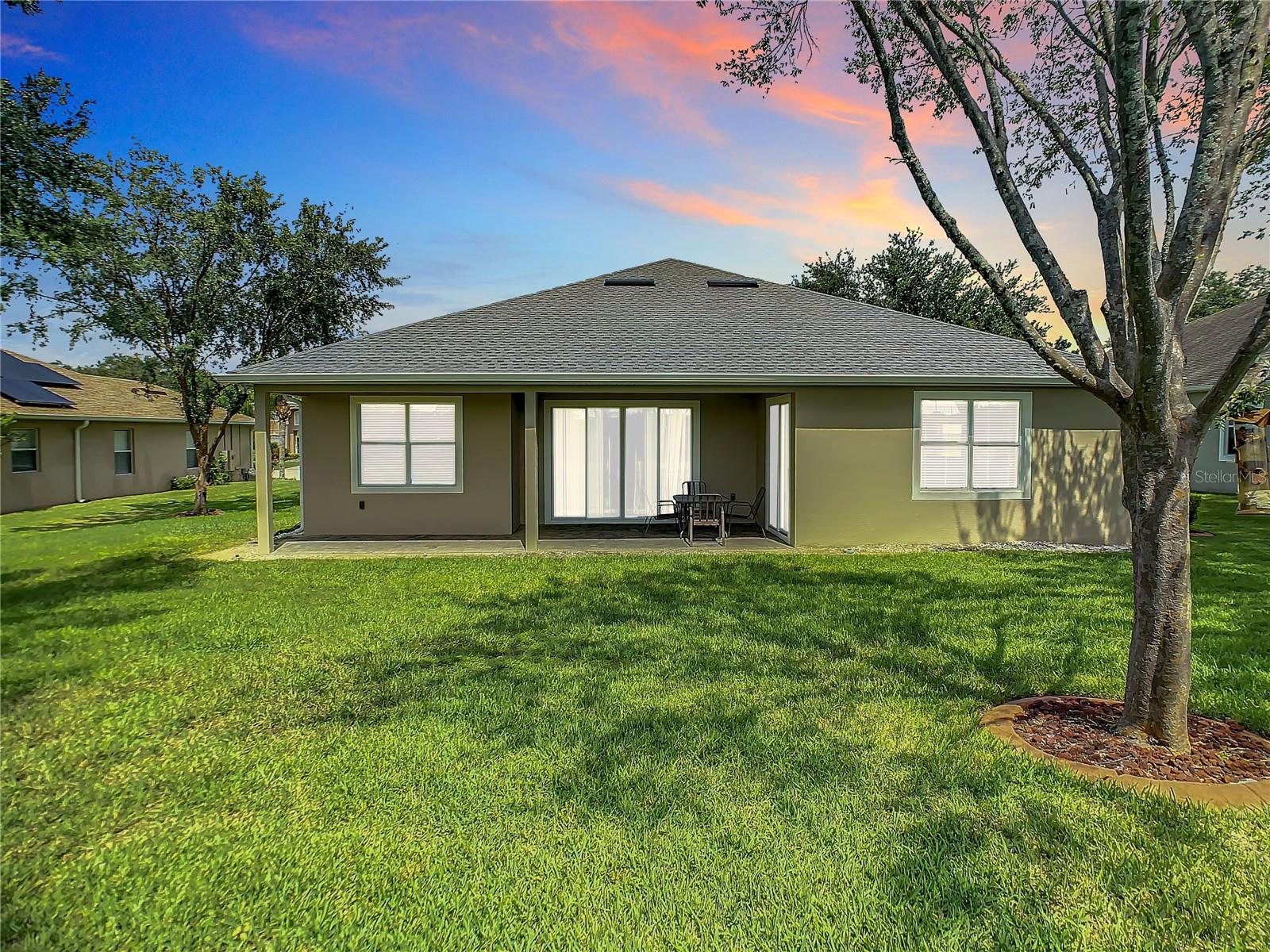 3067 ROLLING HILLS LN