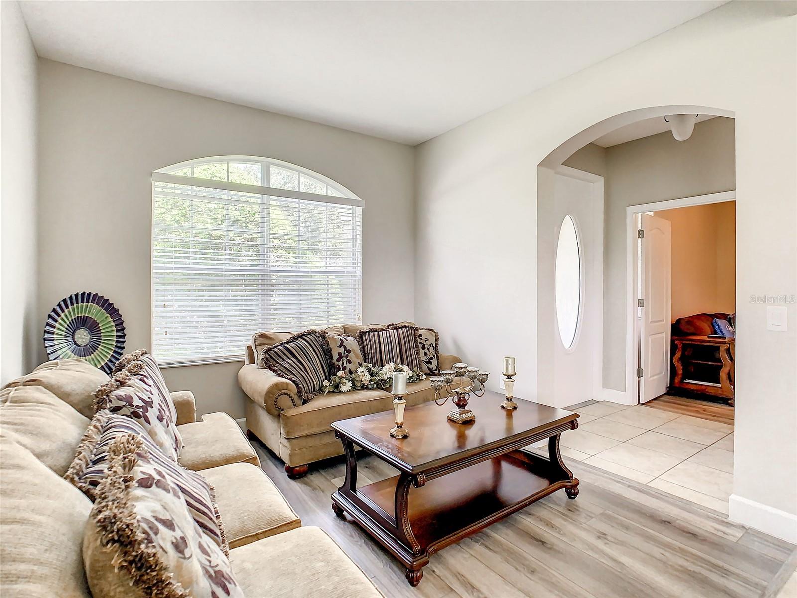 3067 ROLLING HILLS LN