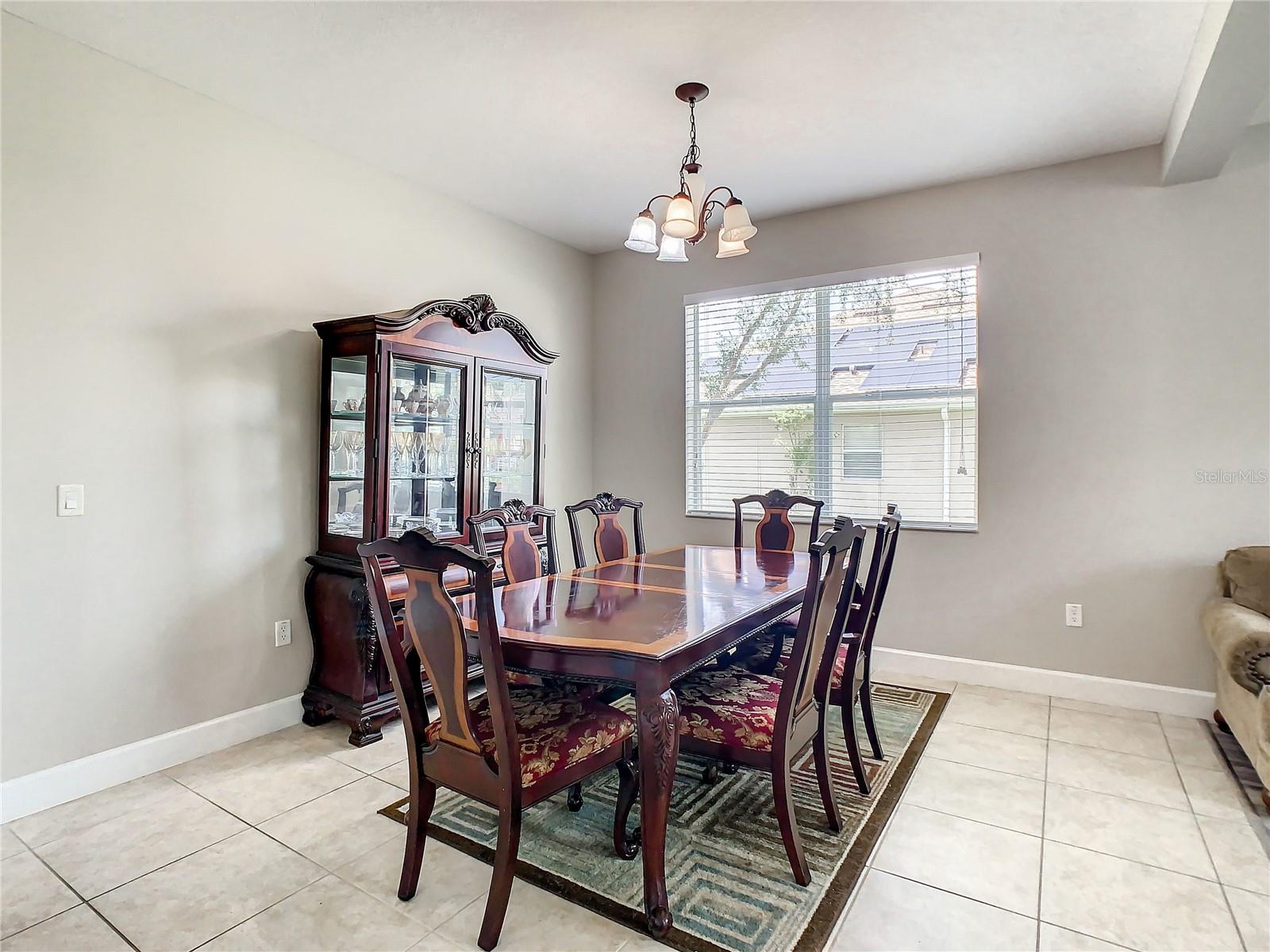 3067 ROLLING HILLS LN