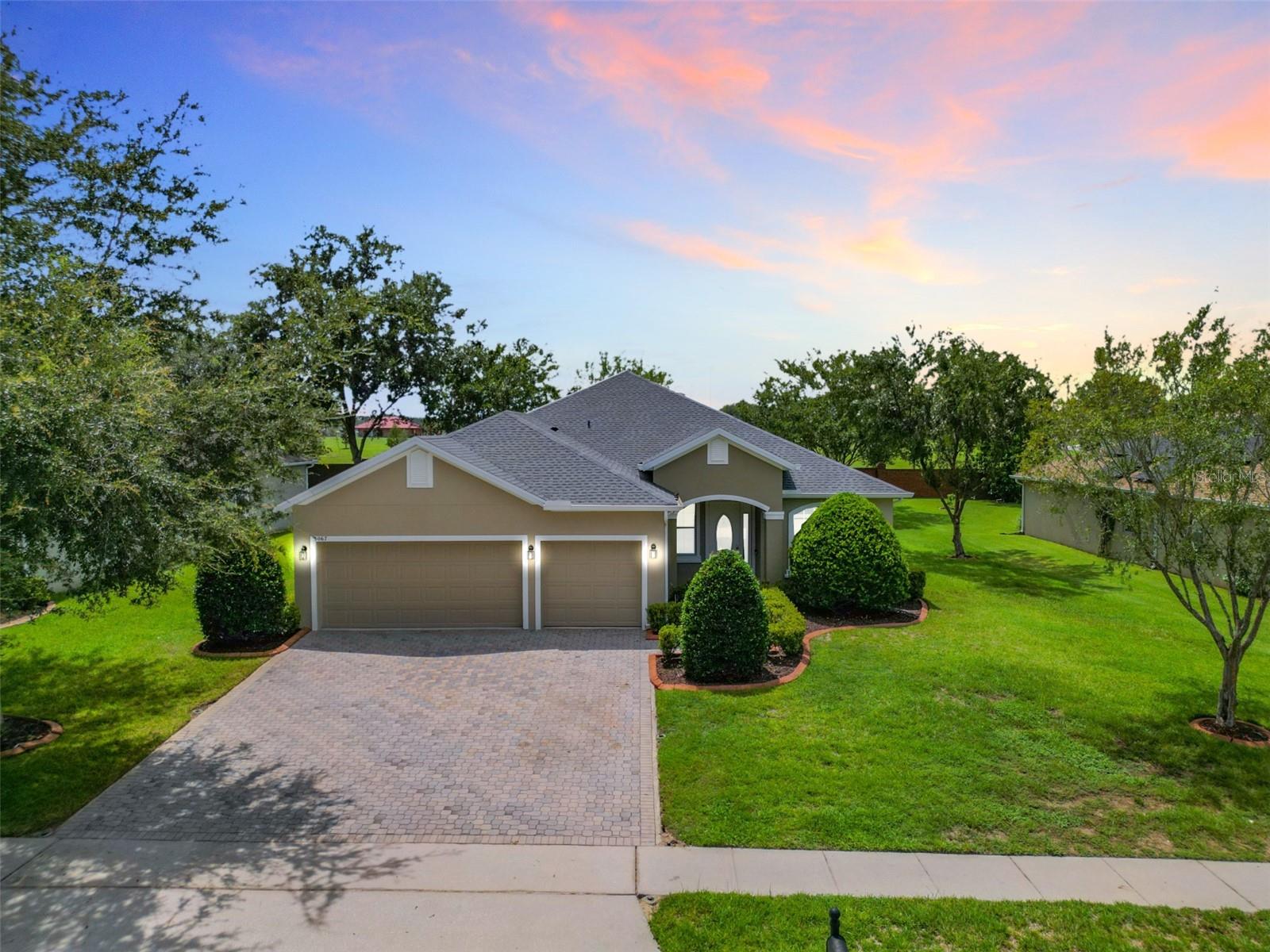 3067 ROLLING HILLS LN