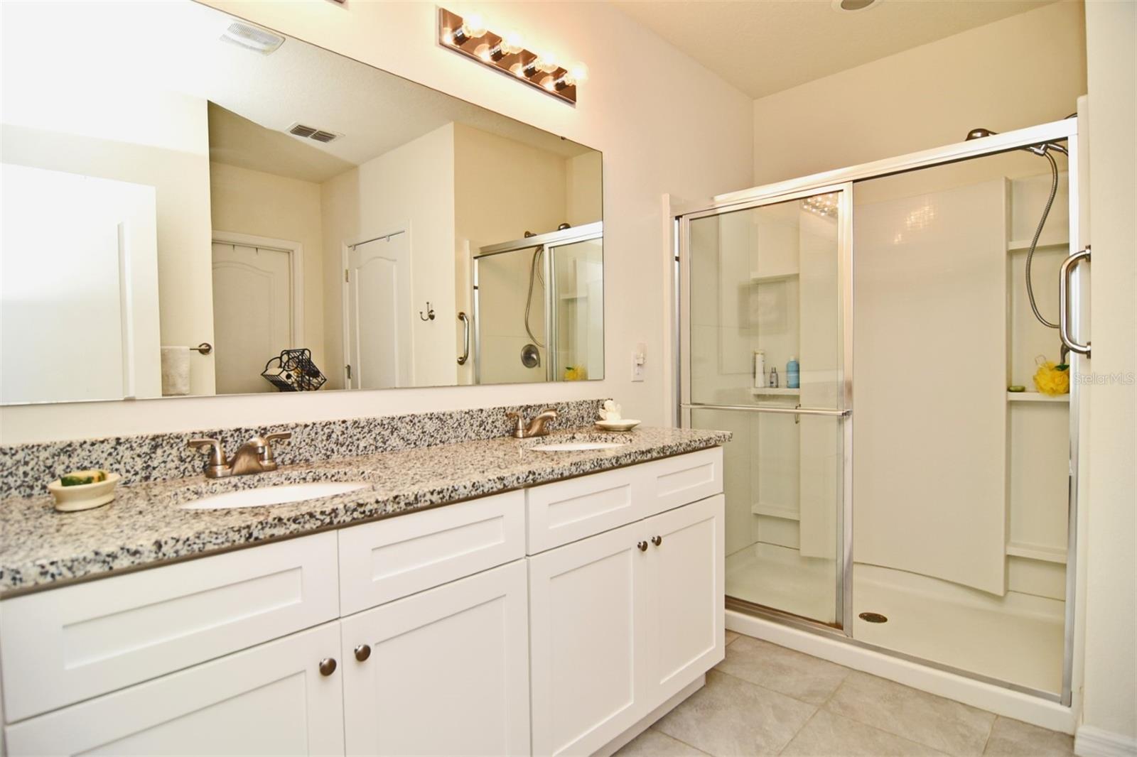 4195 LOOKING GLASS PL