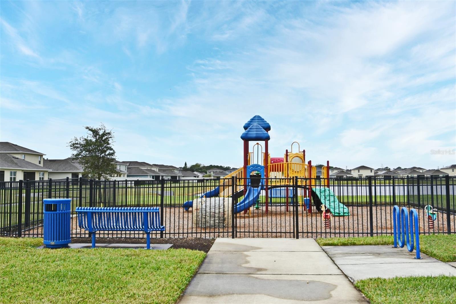 4195 LOOKING GLASS PL
