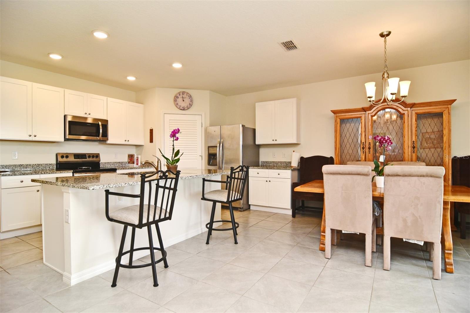 4195 LOOKING GLASS PL