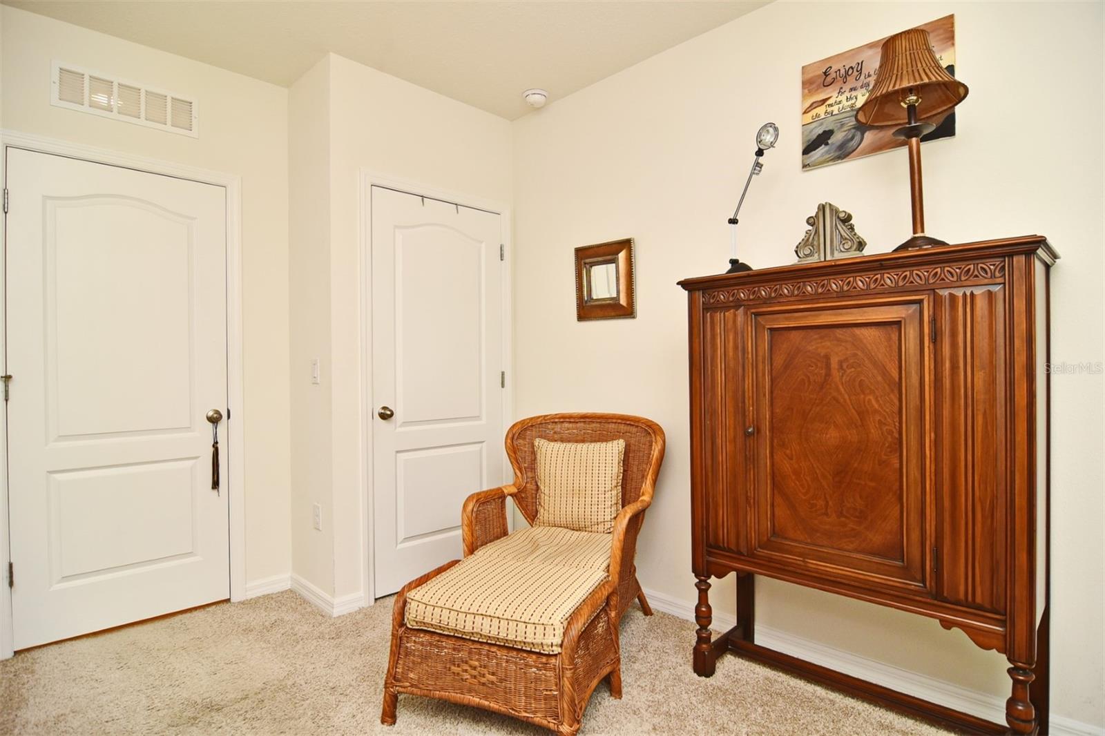 4195 LOOKING GLASS PL