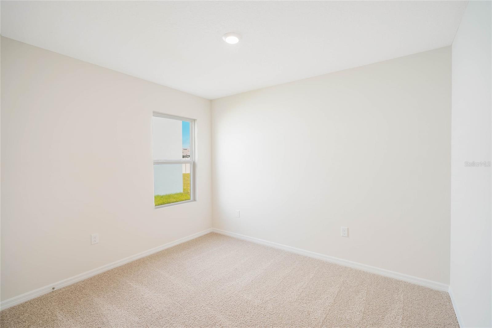 17129 EDGEMONT LN