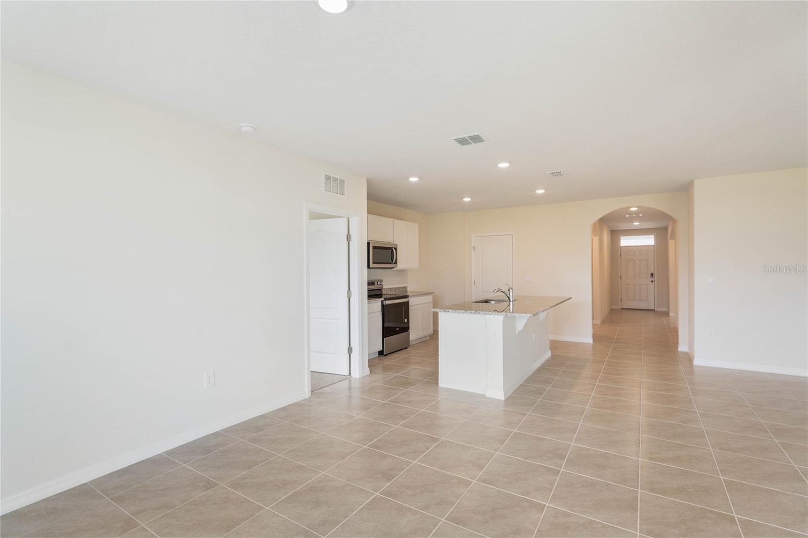 17129 EDGEMONT LN