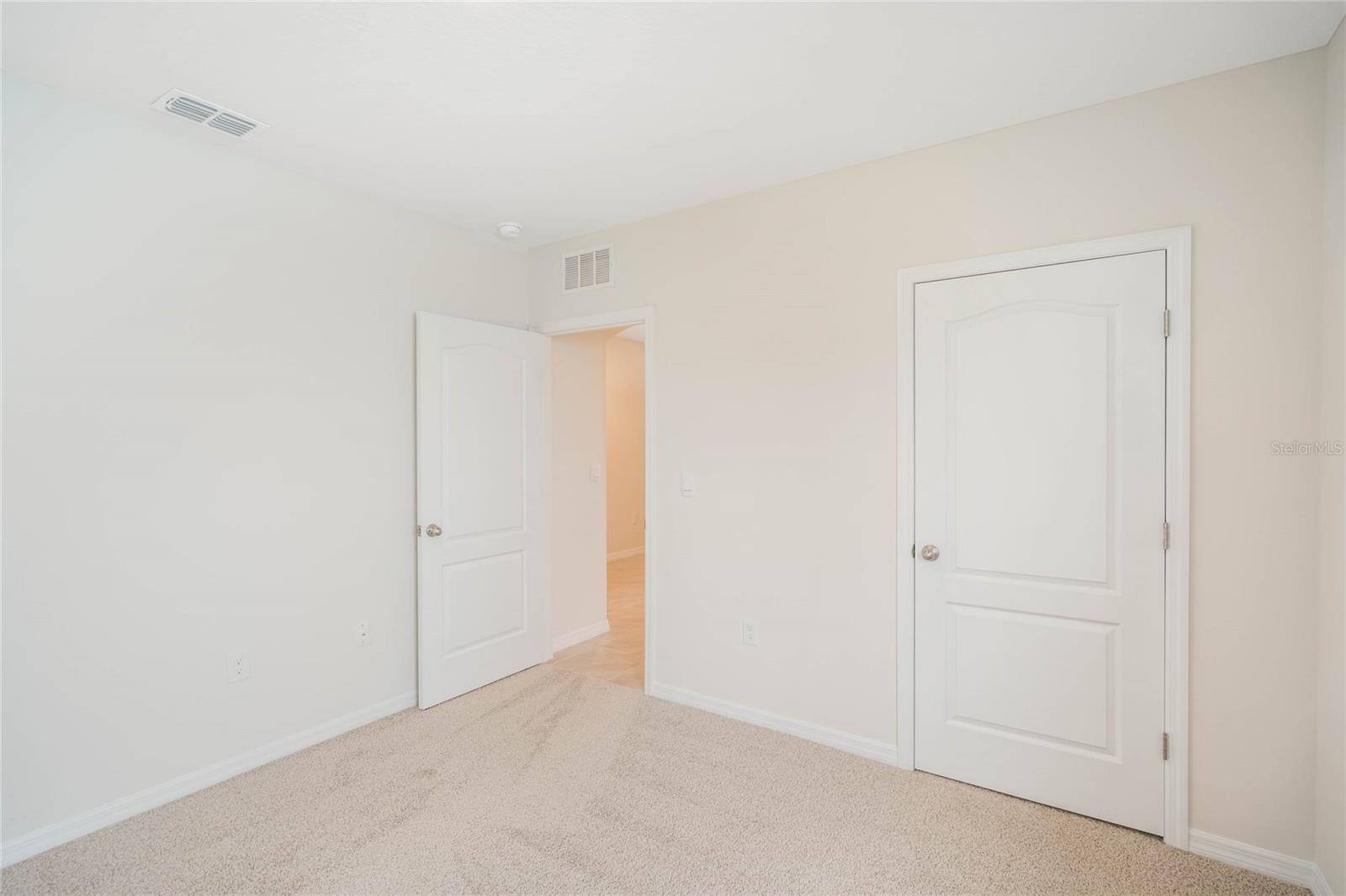17129 EDGEMONT LN