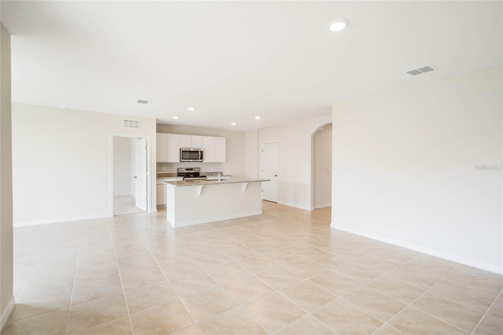 17129 EDGEMONT LN