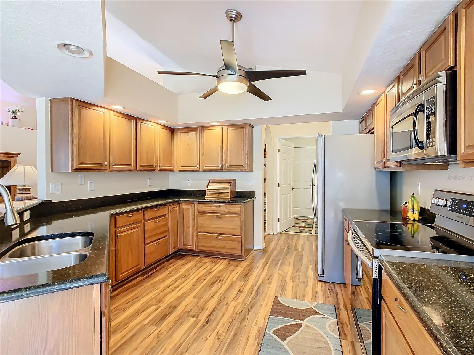 303 KNIGHTSBRIDGE CIR