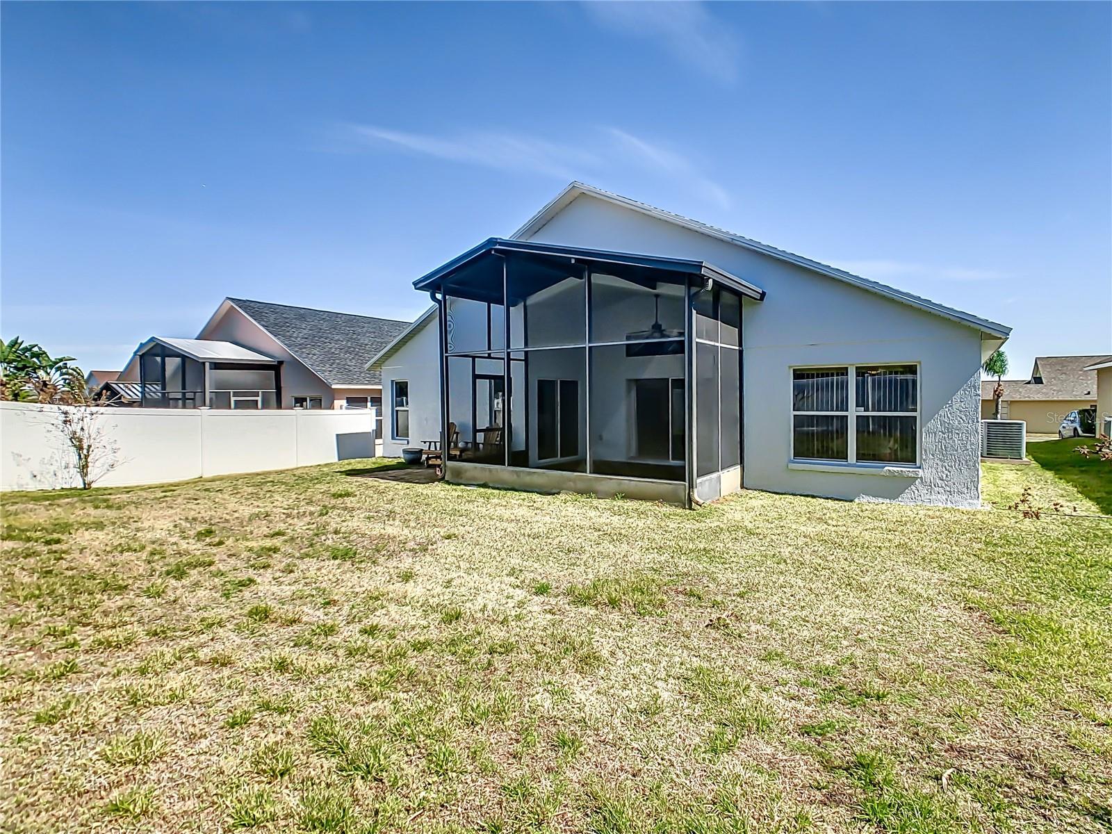 303 KNIGHTSBRIDGE CIR