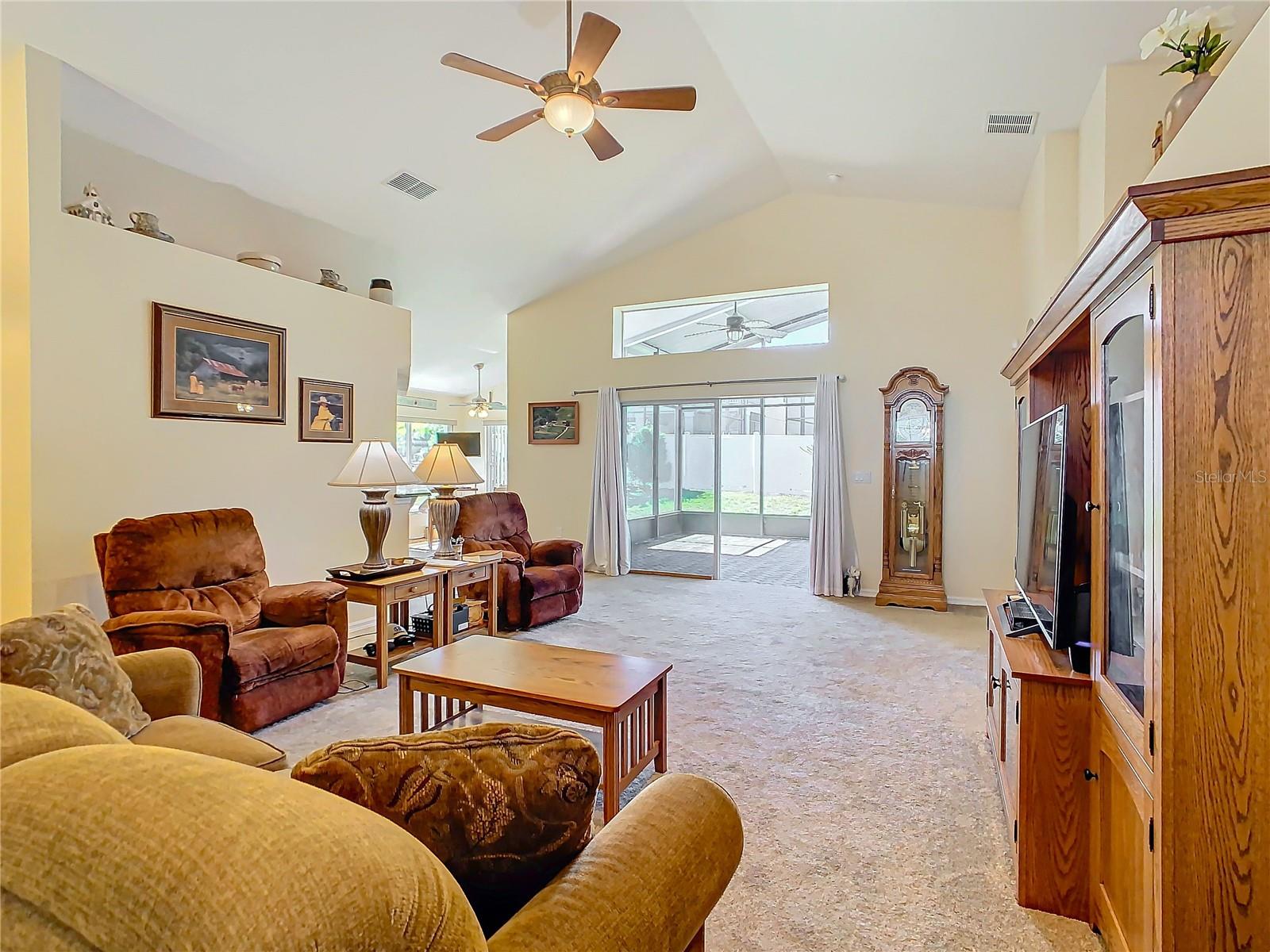 303 KNIGHTSBRIDGE CIR