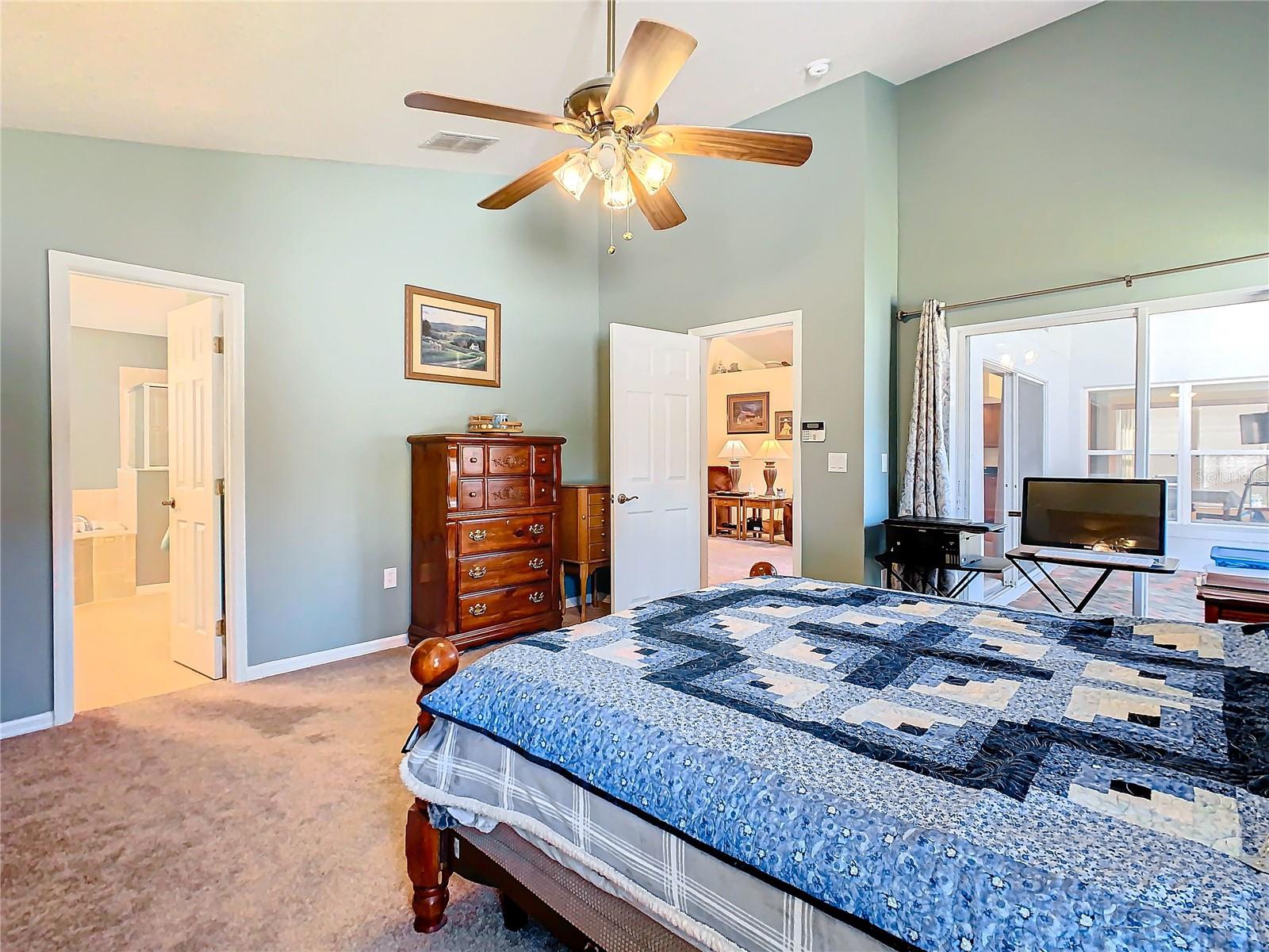 303 KNIGHTSBRIDGE CIR