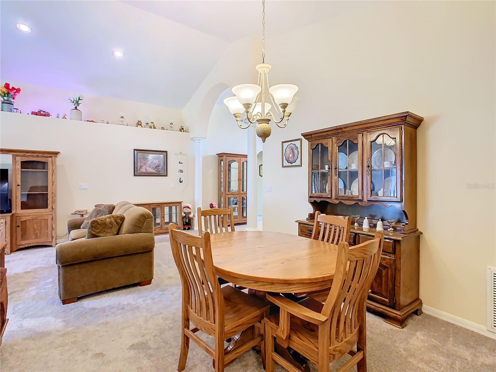 303 KNIGHTSBRIDGE CIR