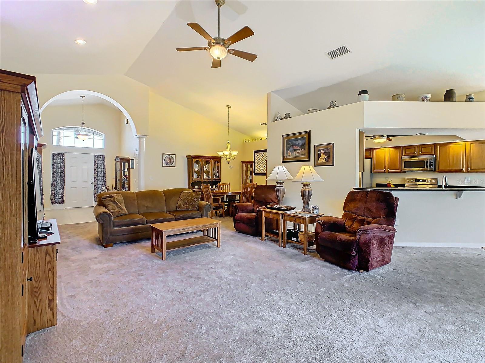 303 KNIGHTSBRIDGE CIR