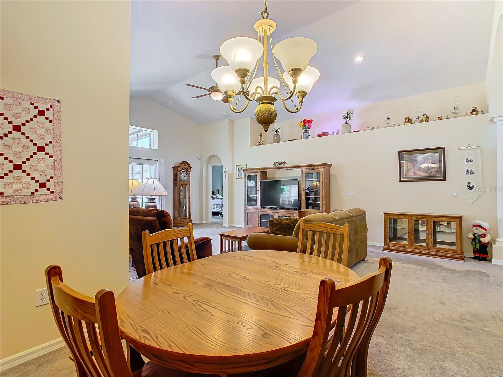 303 KNIGHTSBRIDGE CIR