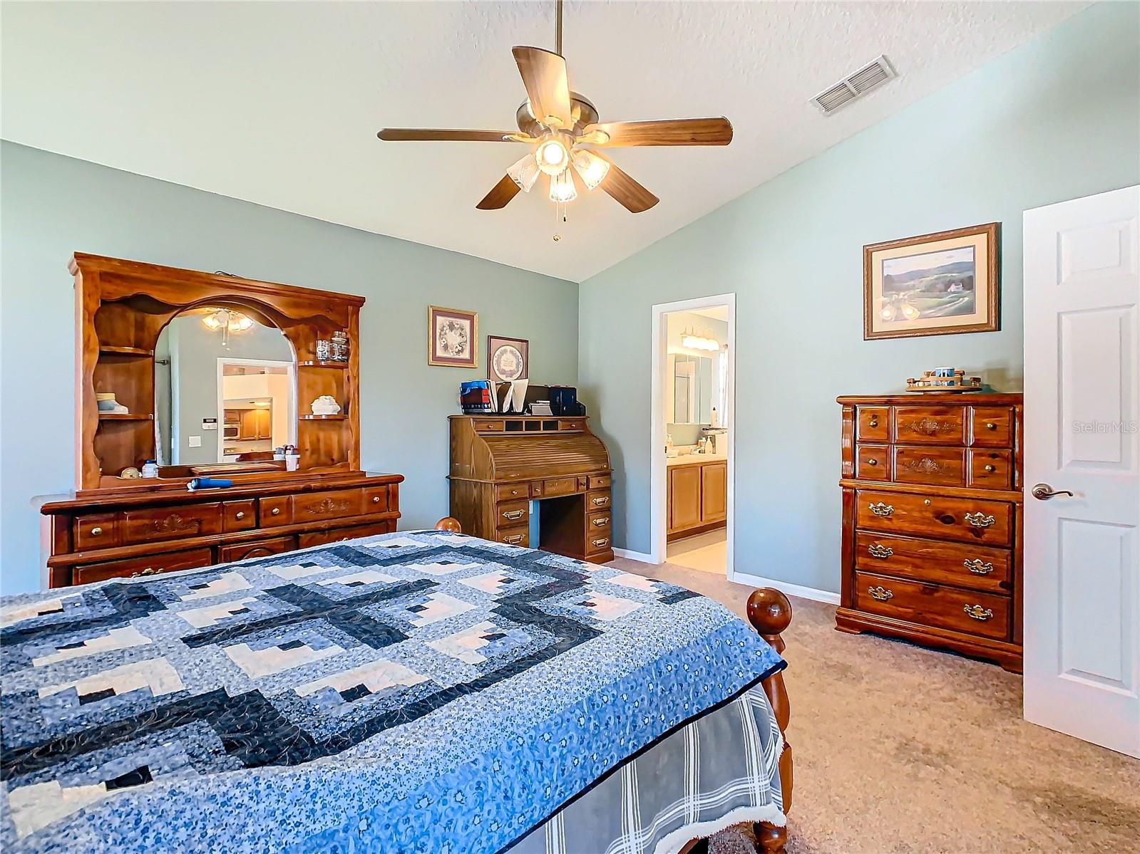 303 KNIGHTSBRIDGE CIR