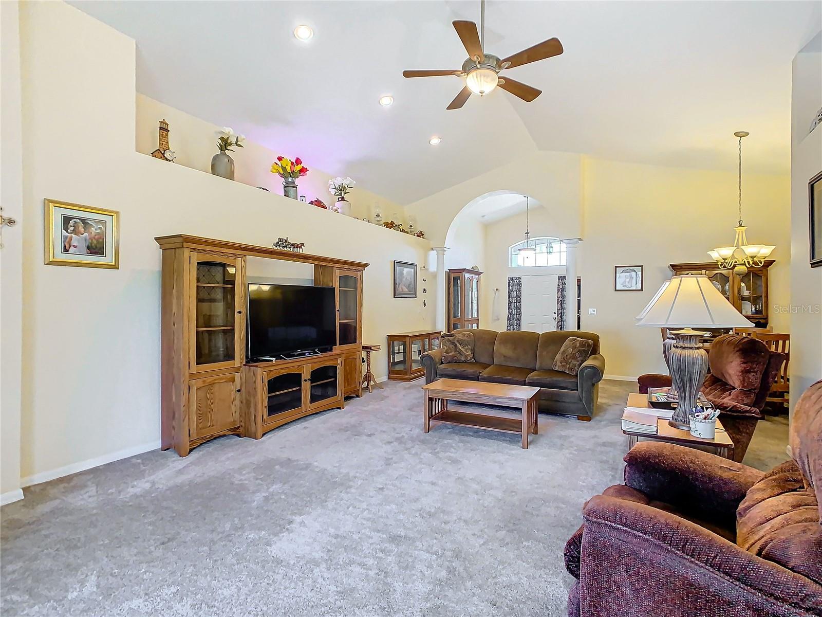 303 KNIGHTSBRIDGE CIR