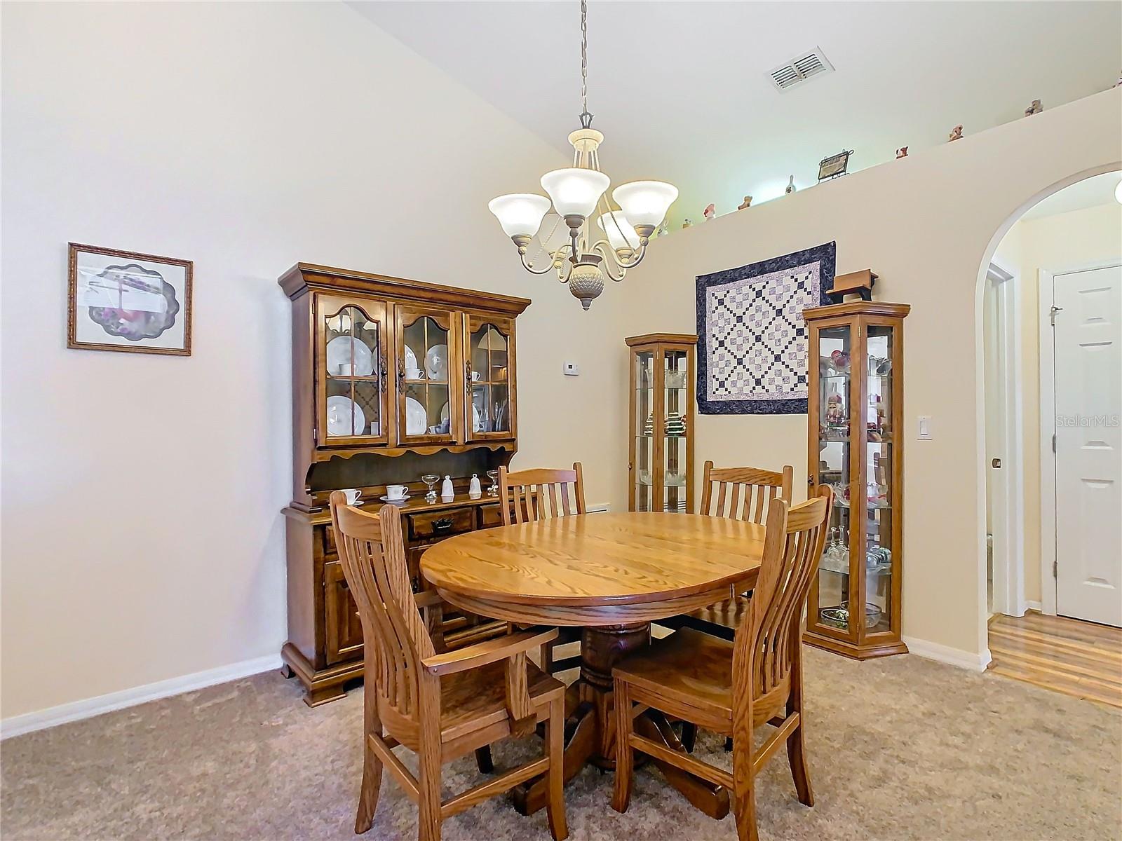 303 KNIGHTSBRIDGE CIR