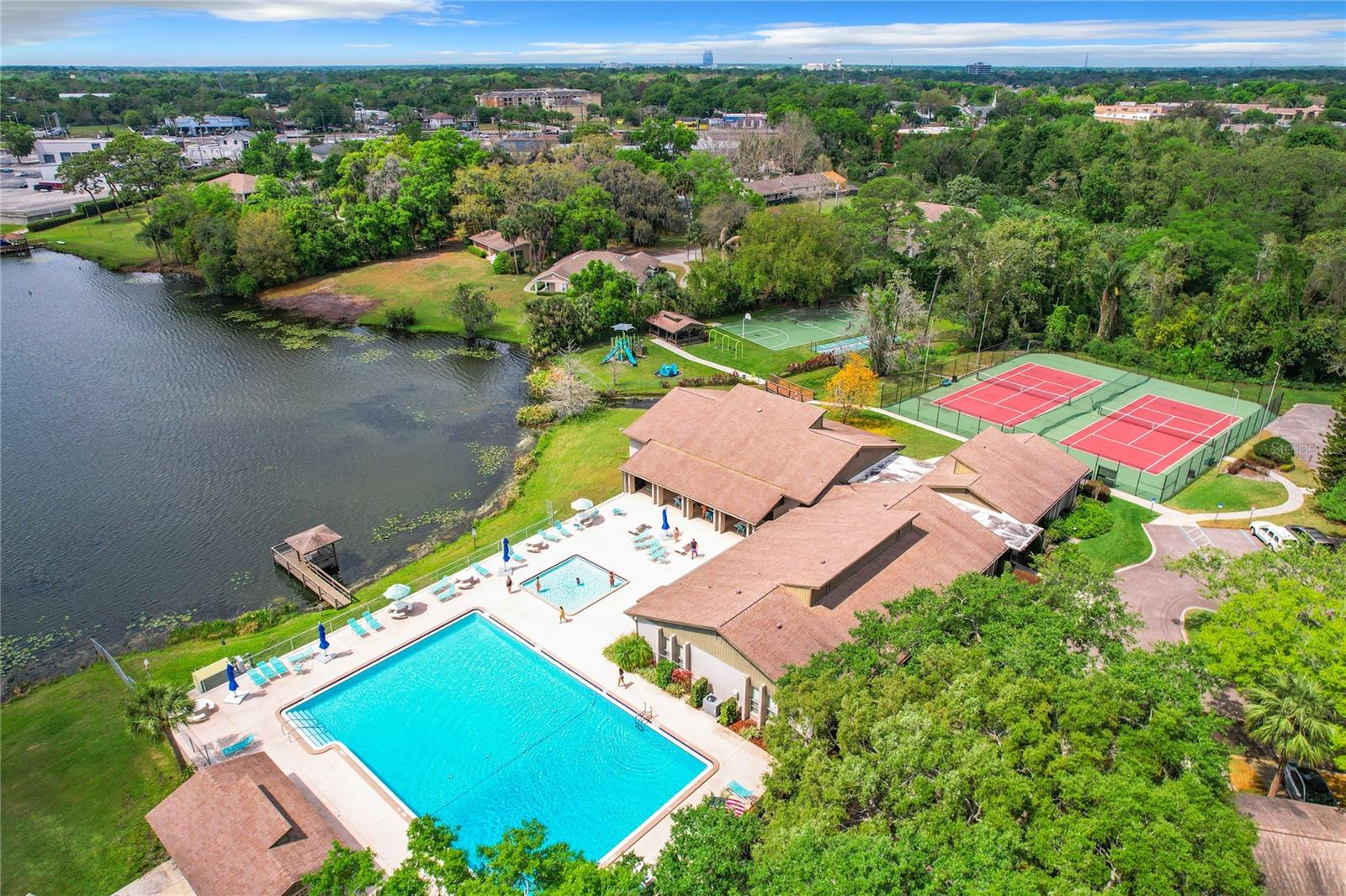 455 MEADOWOOD BLVD