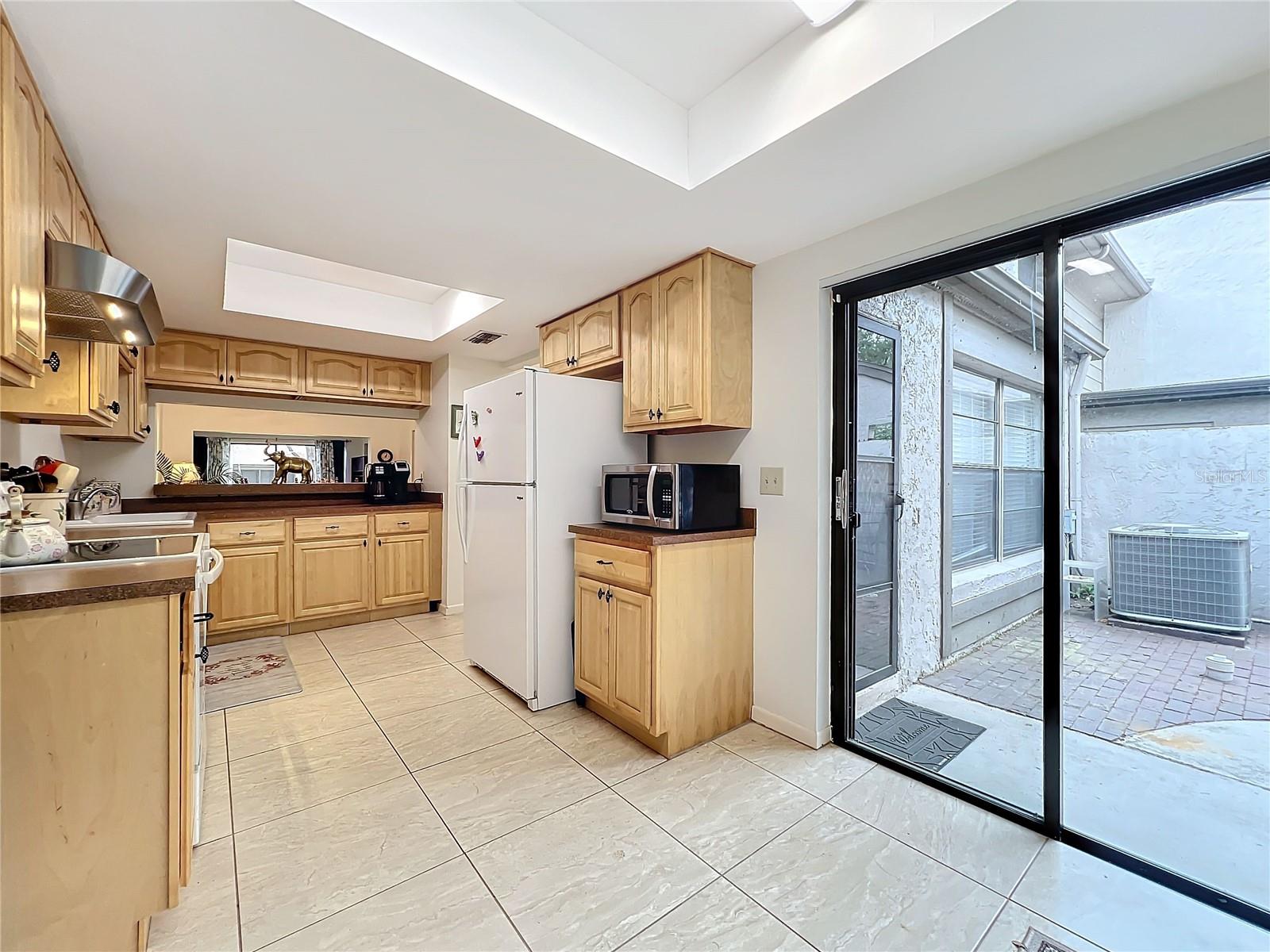 455 MEADOWOOD BLVD