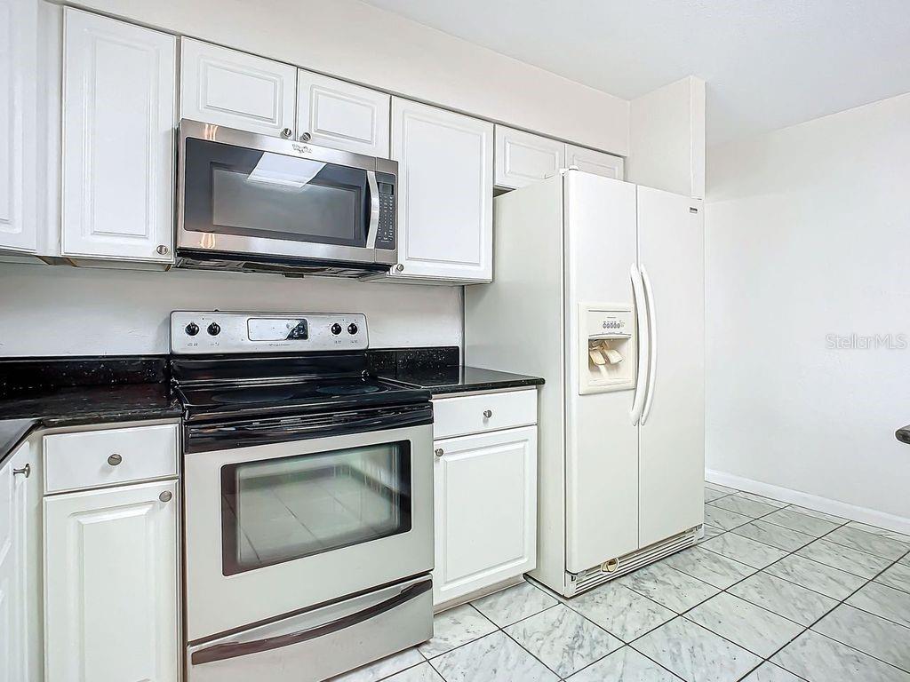 1805 SAINT CHARLES TER