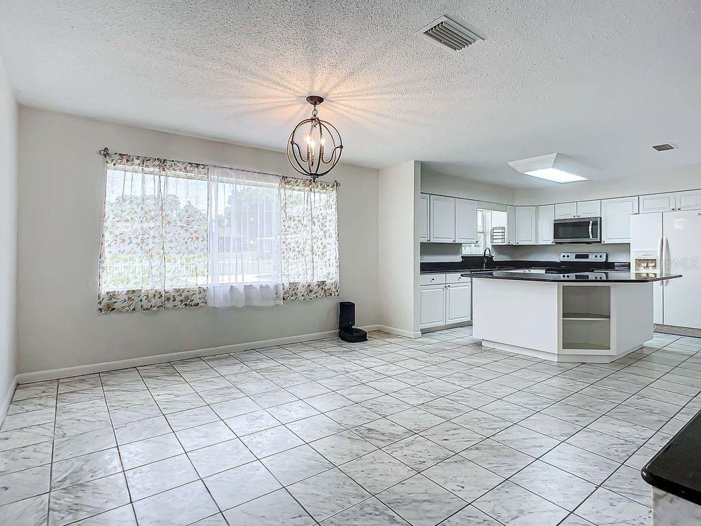 1805 SAINT CHARLES TER