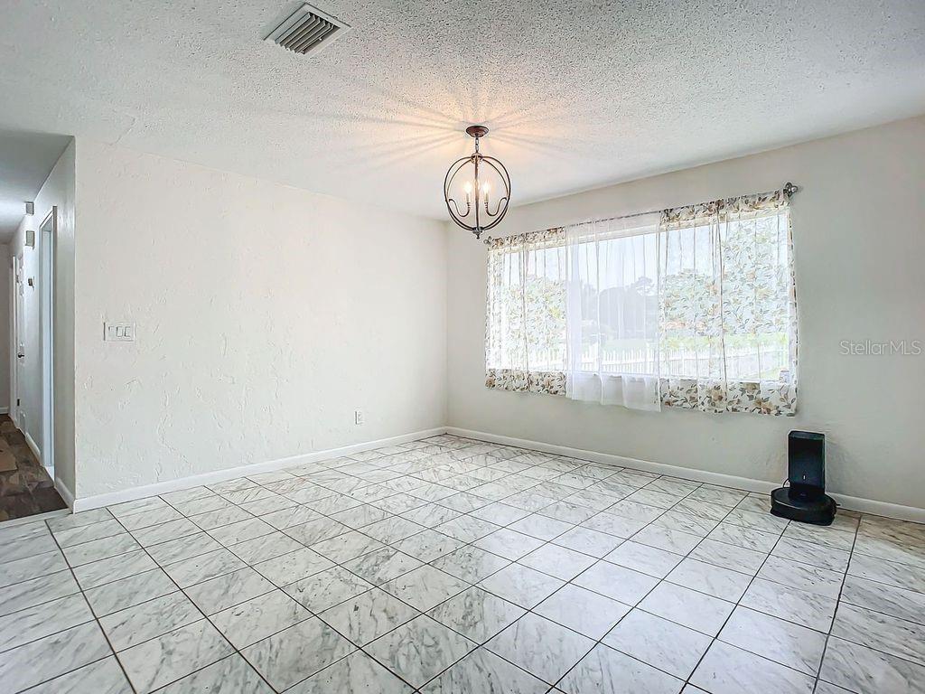 1805 SAINT CHARLES TER