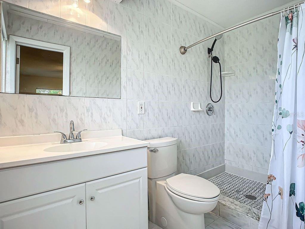 1805 SAINT CHARLES TER