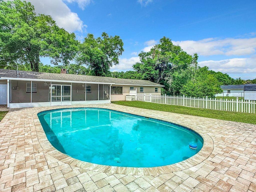 1805 SAINT CHARLES TER