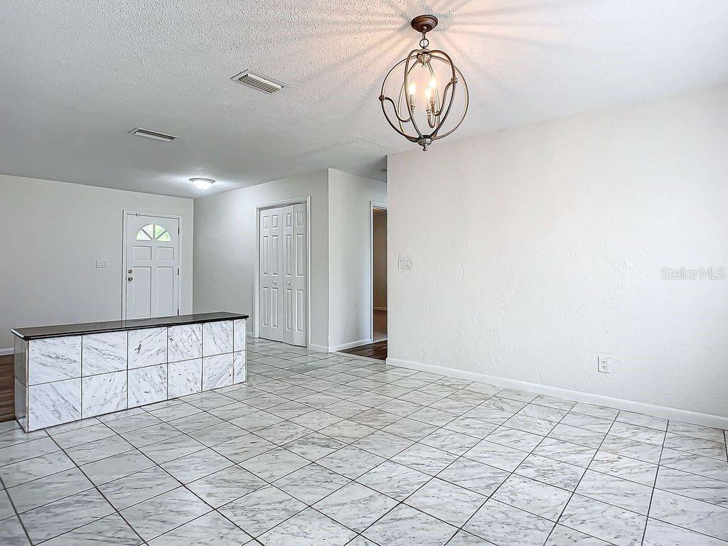 1805 SAINT CHARLES TER