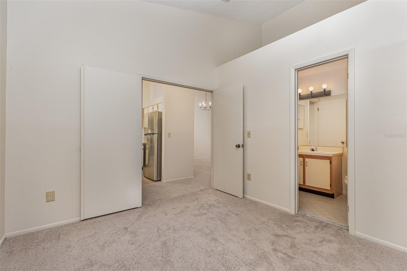 624 MAPLE OAK CIR #220
