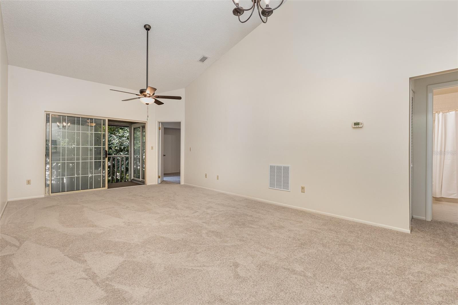 624 MAPLE OAK CIR #220