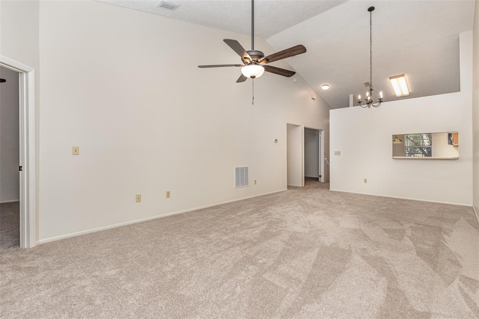 624 MAPLE OAK CIR #220