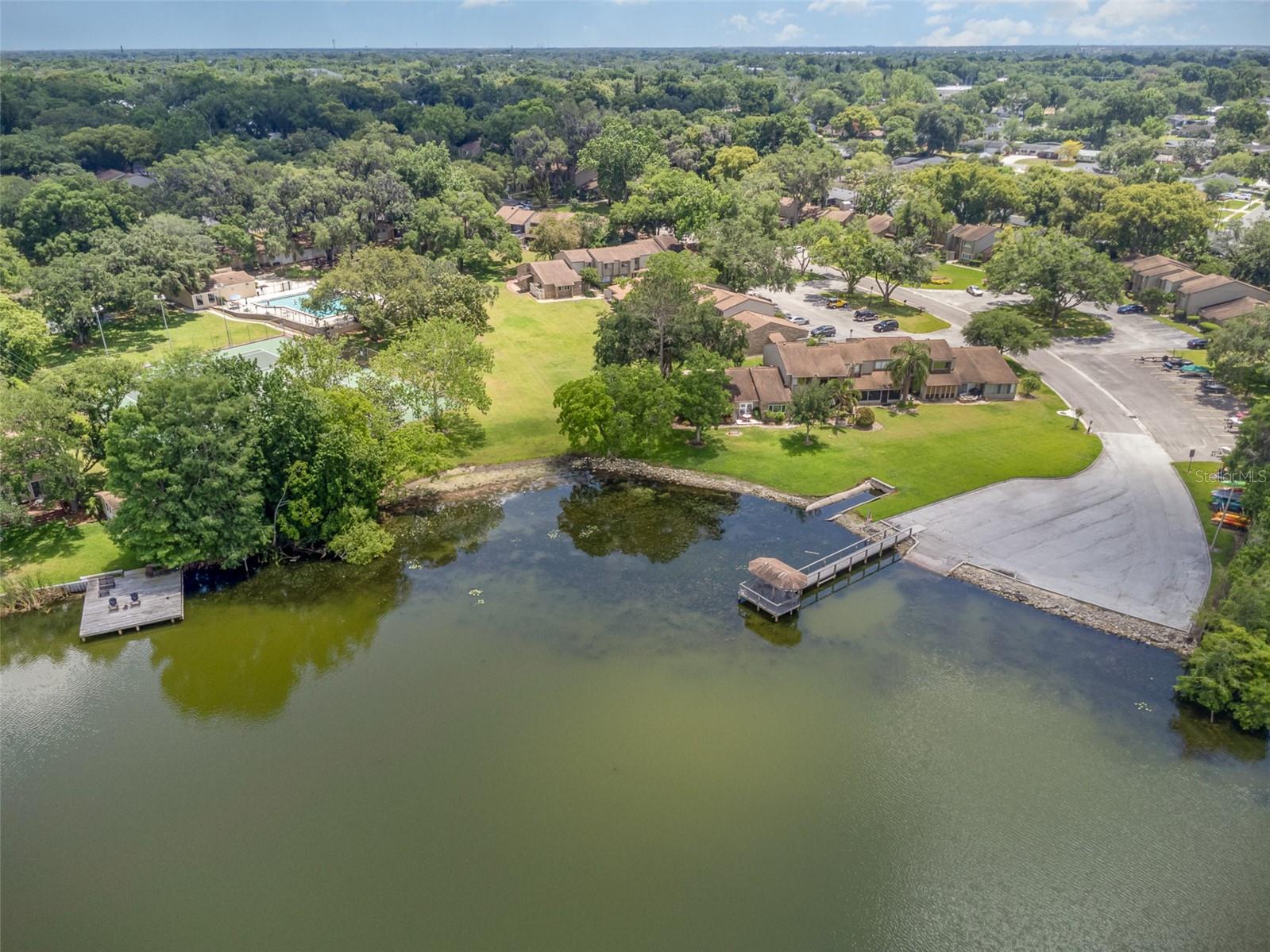 624 MAPLE OAK CIR #220
