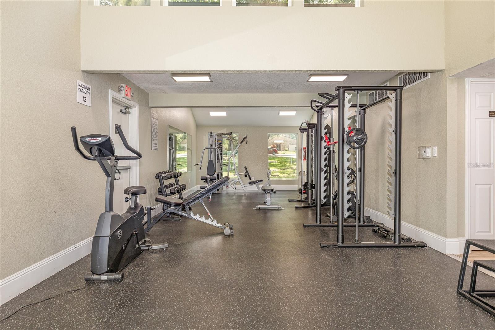 624 MAPLE OAK CIR #220
