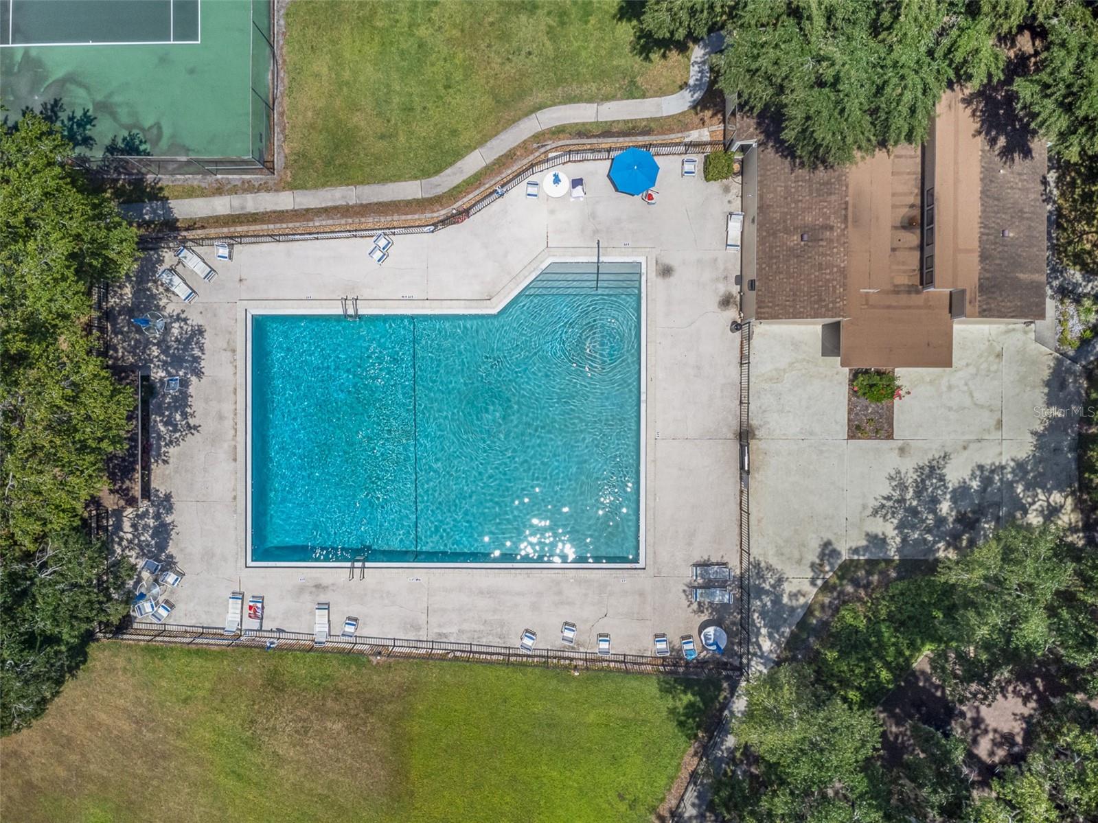 624 MAPLE OAK CIR #220