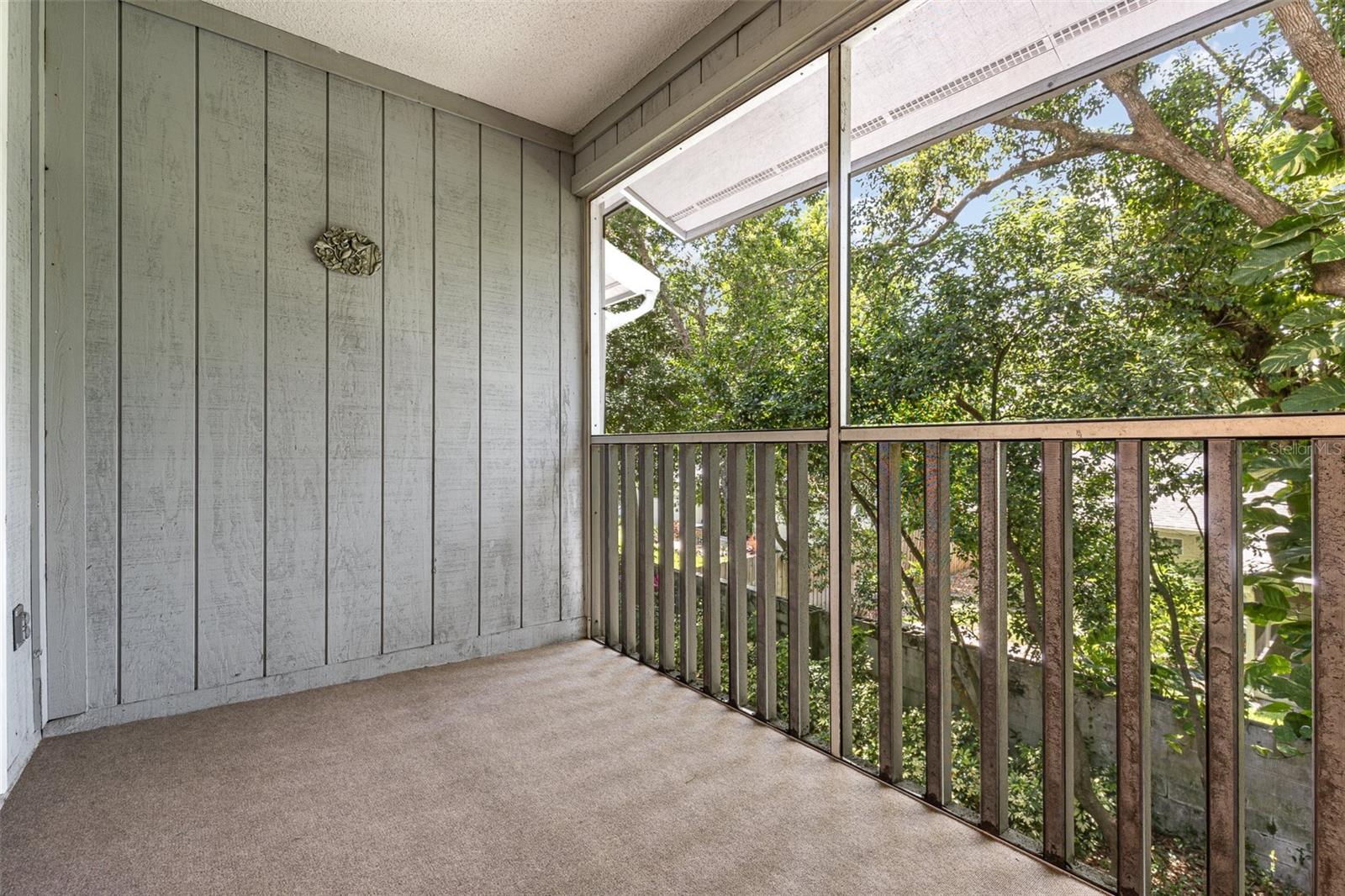 624 MAPLE OAK CIR #220