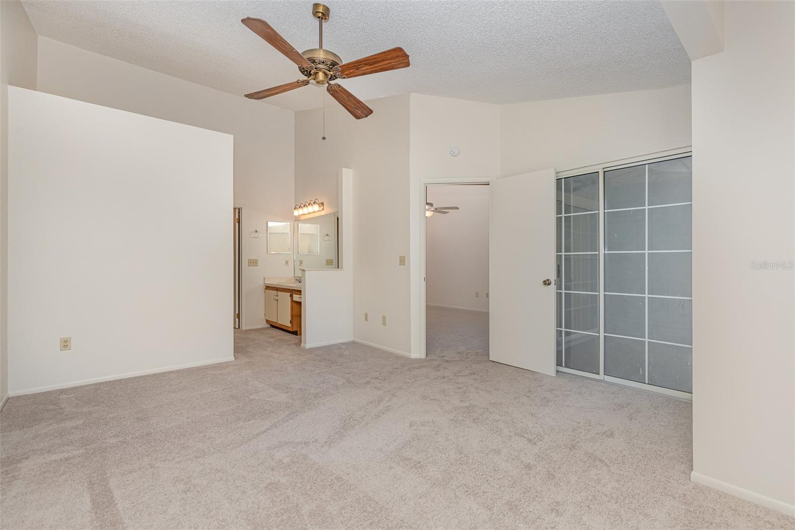624 MAPLE OAK CIR #220