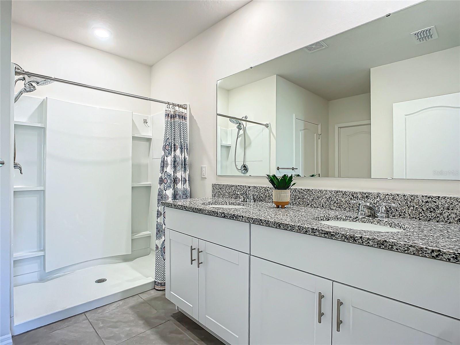 551 SHAELYN PL