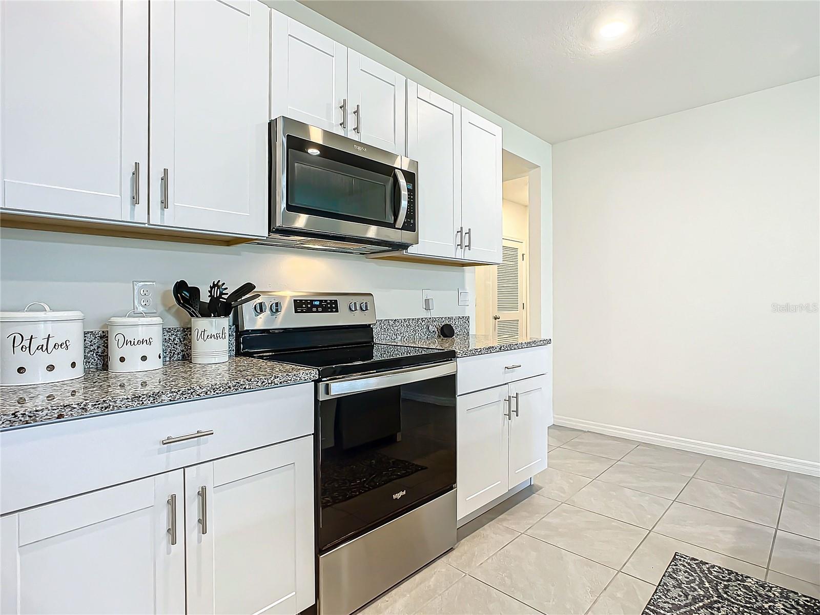 551 SHAELYN PL