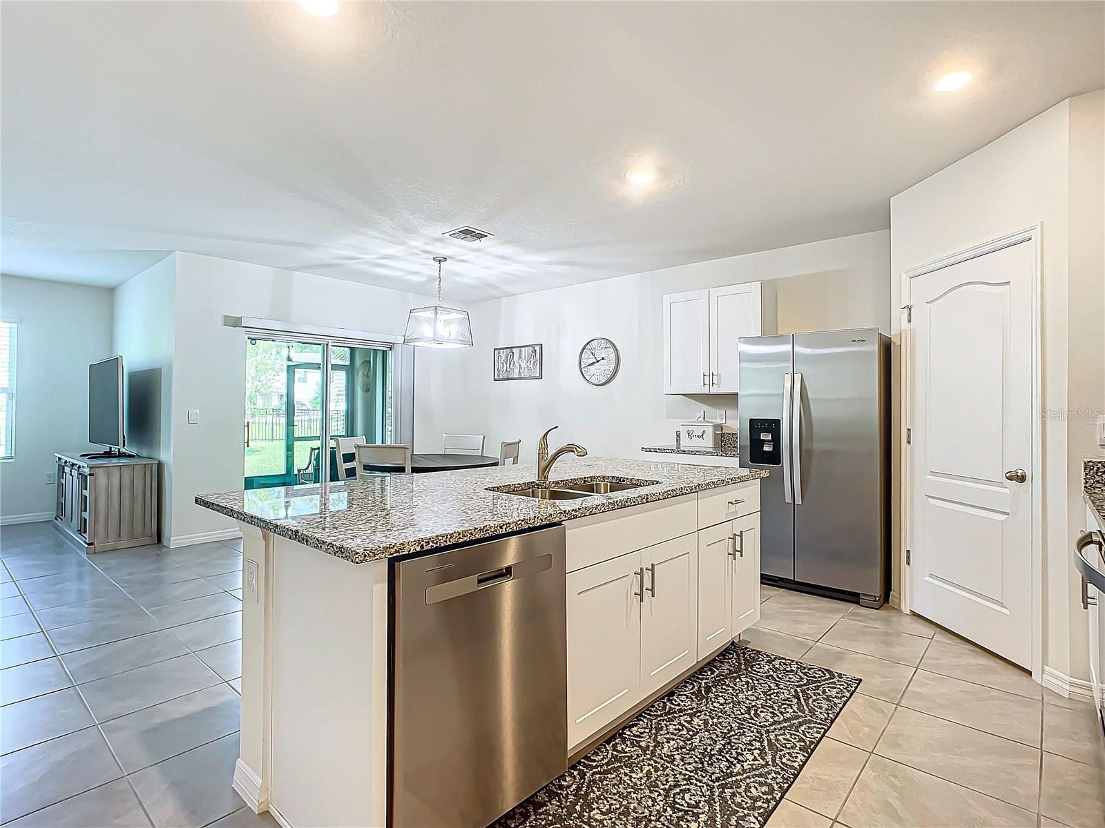 551 SHAELYN PL