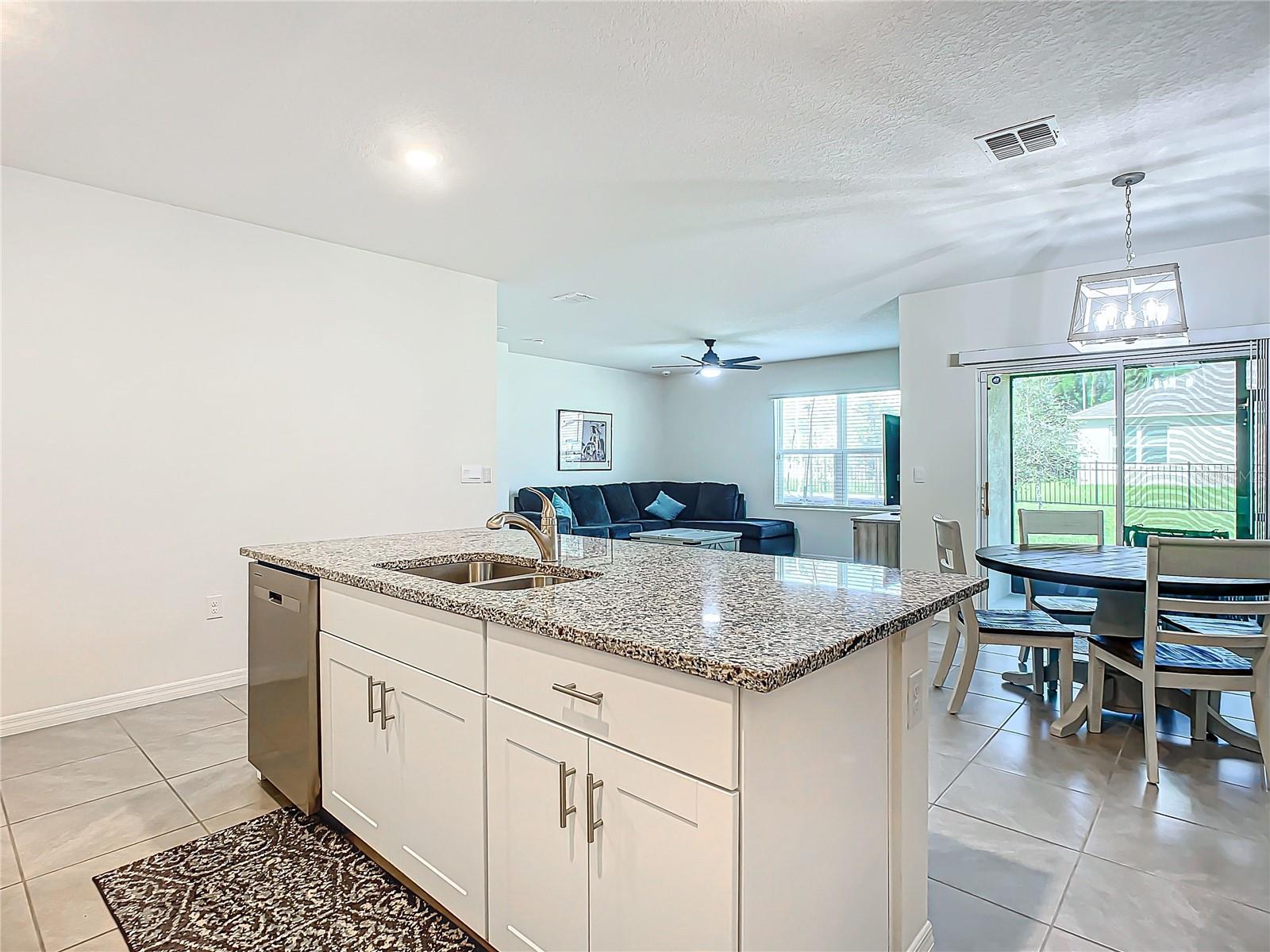 551 SHAELYN PL