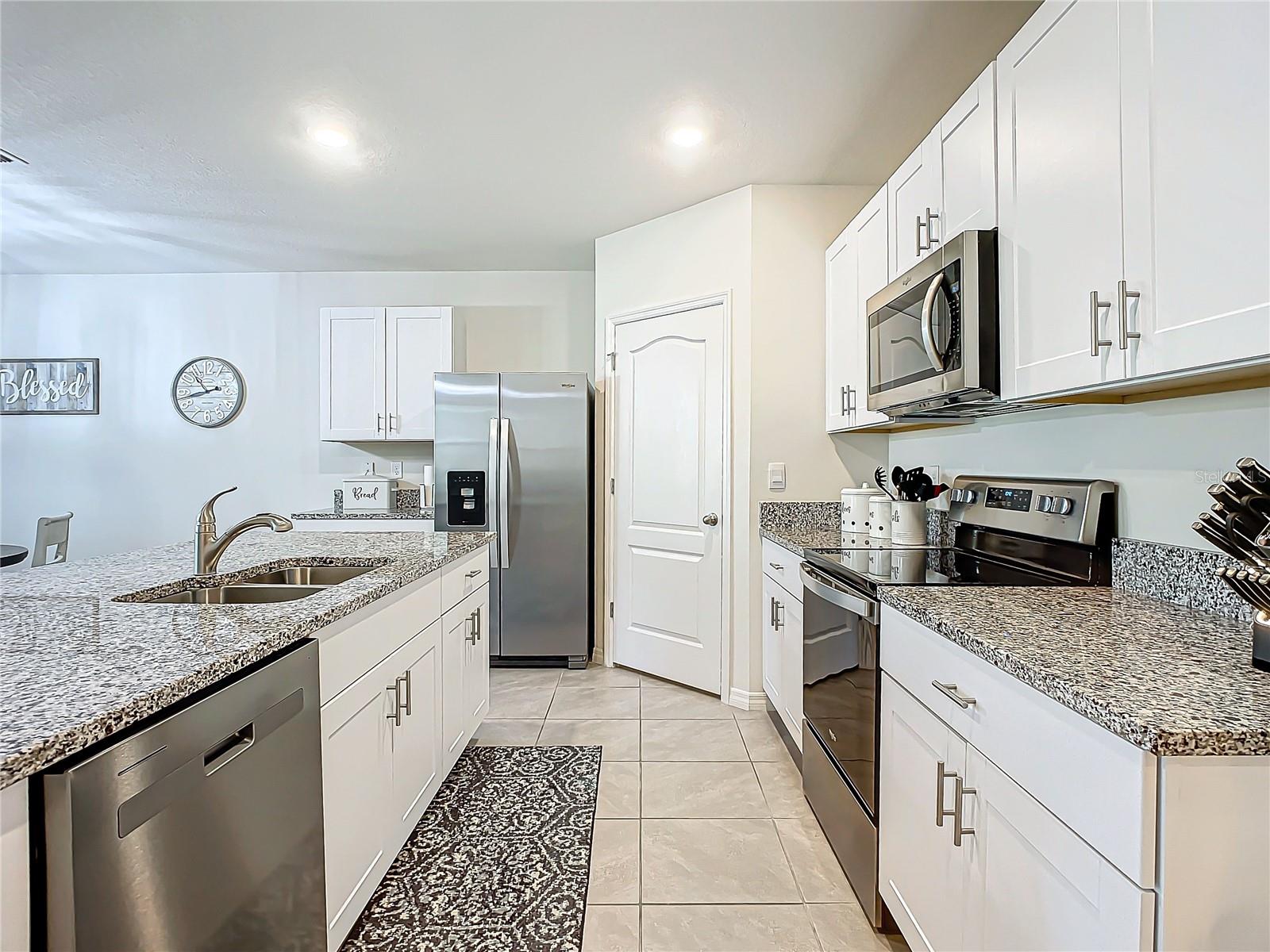 551 SHAELYN PL