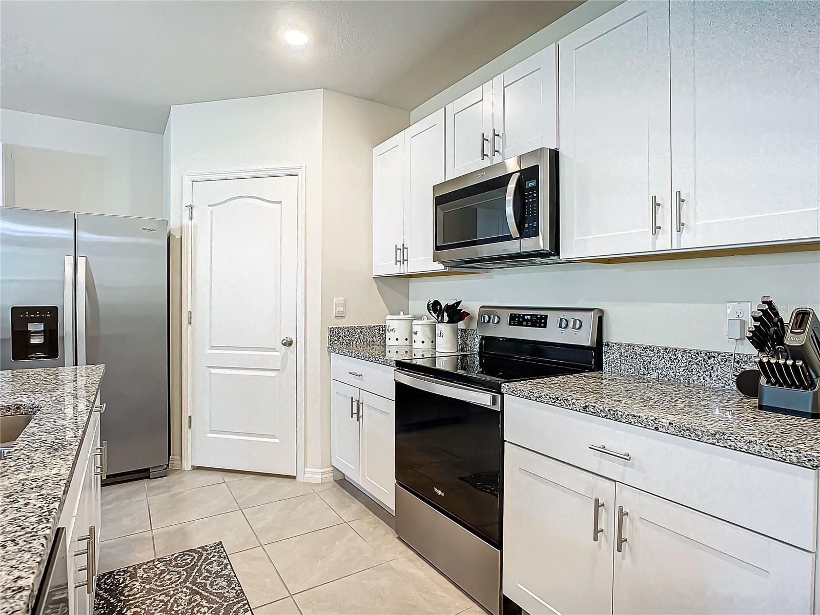 551 SHAELYN PL