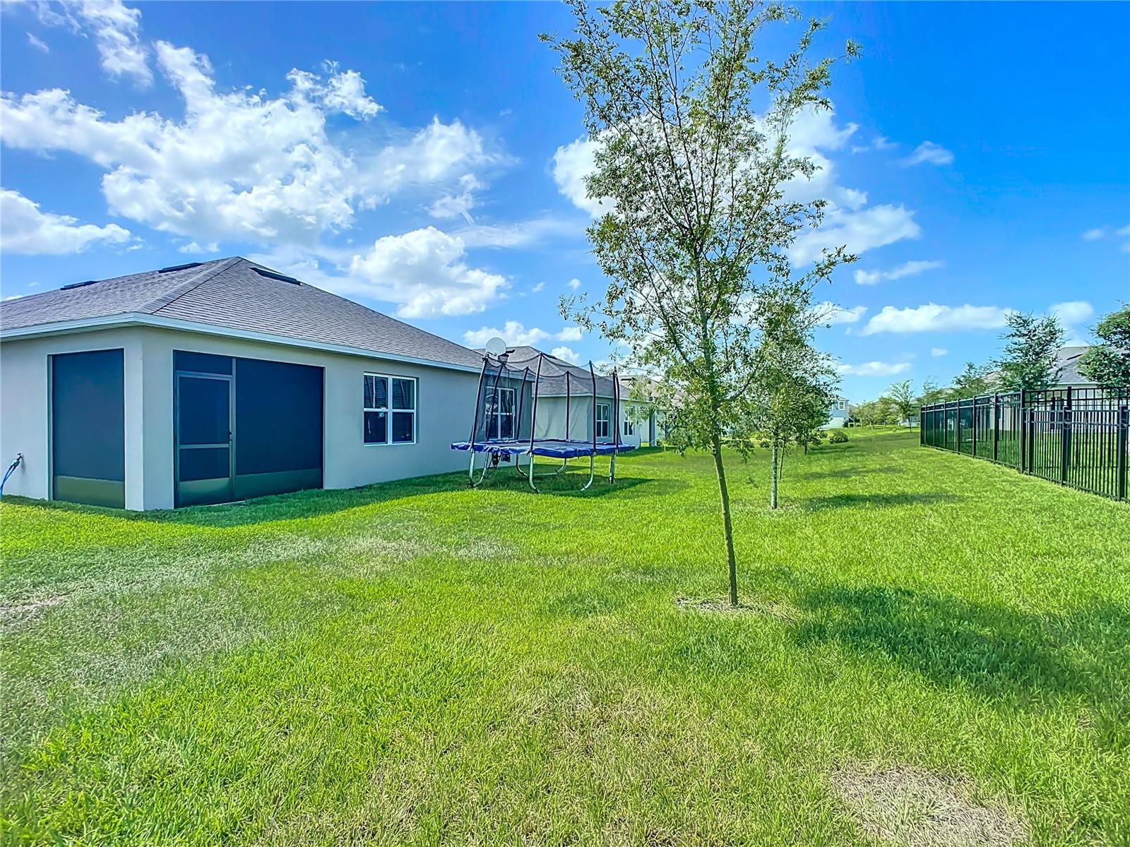 551 SHAELYN PL