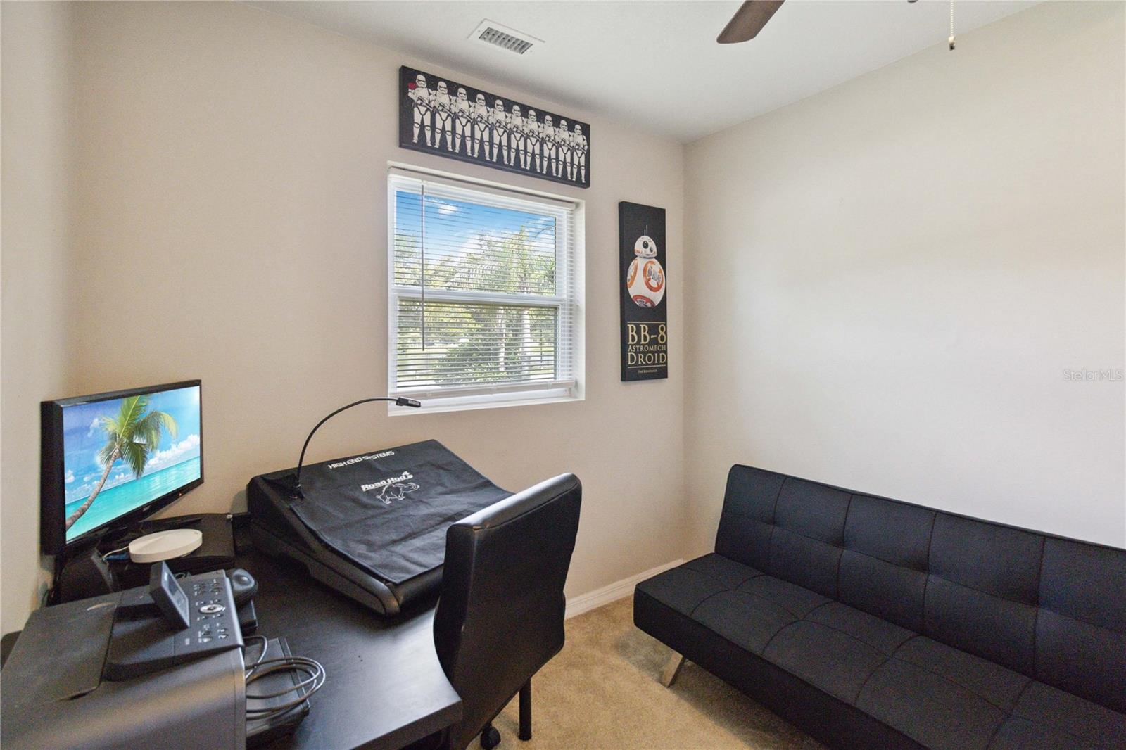 121 LAKE DOT DR