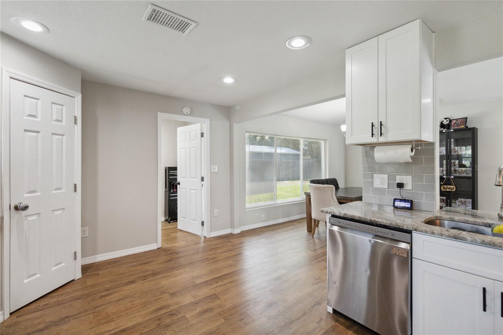 121 LAKE DOT DR
