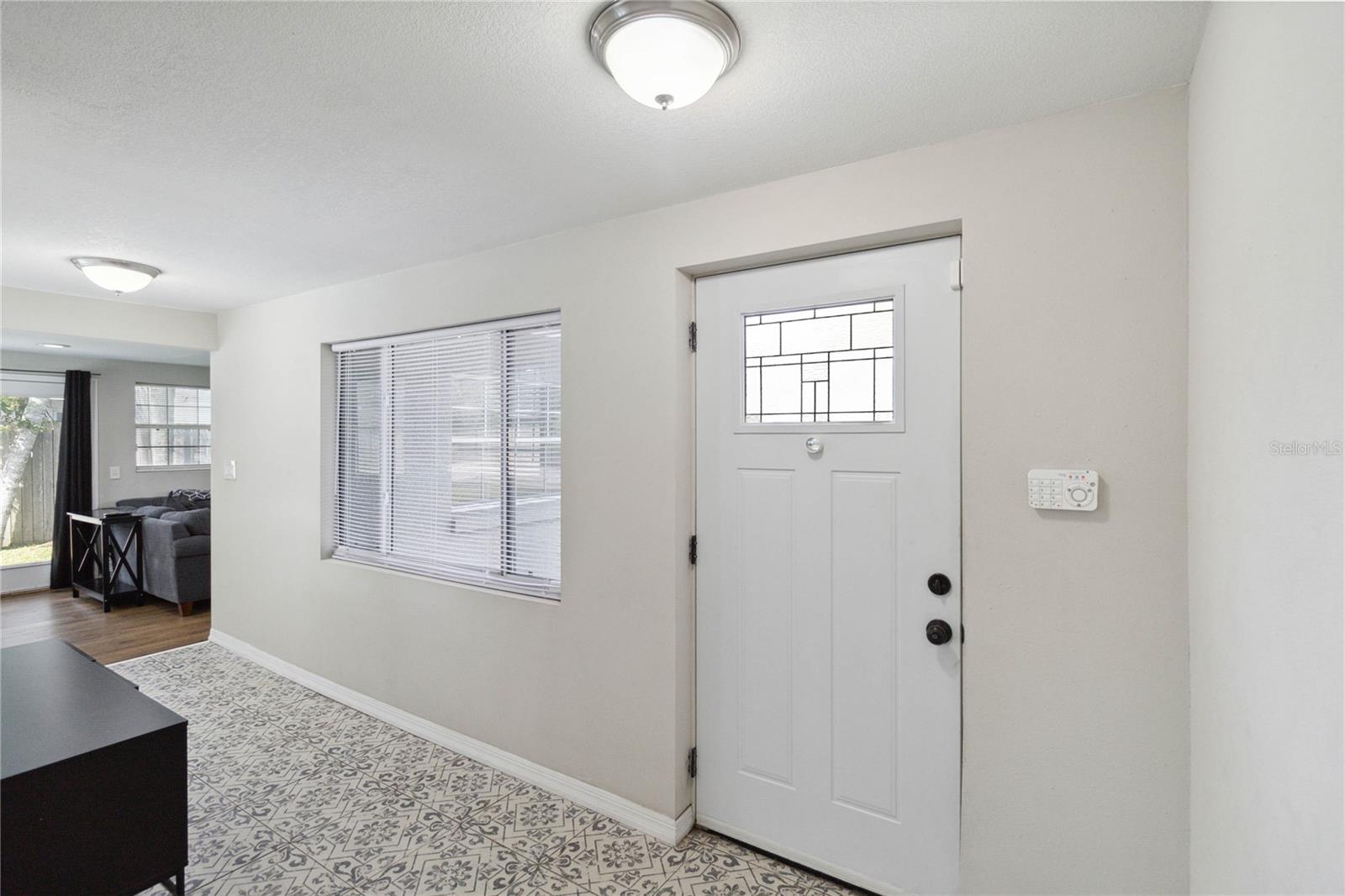 121 LAKE DOT DR
