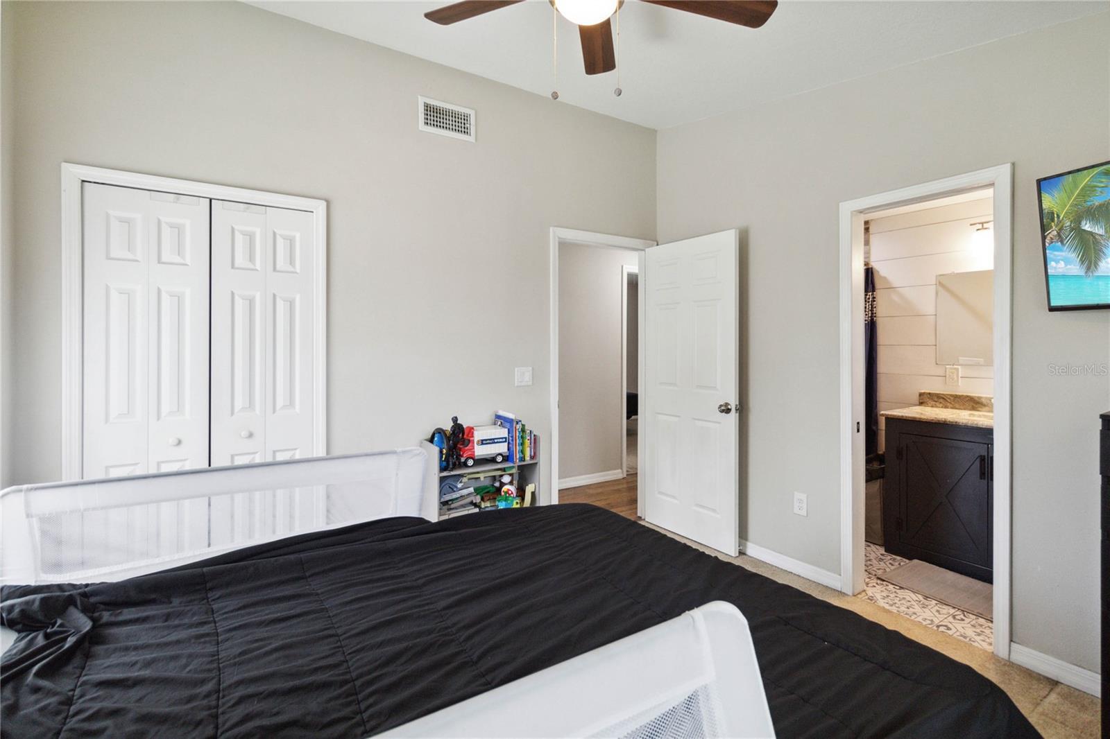 121 LAKE DOT DR